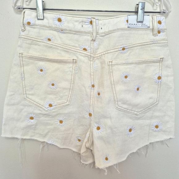 🍁NWT Khaki + Blue Cream Daisy Embroidered Denim Shorts – Size 11/30 - Picture 4 of 4
